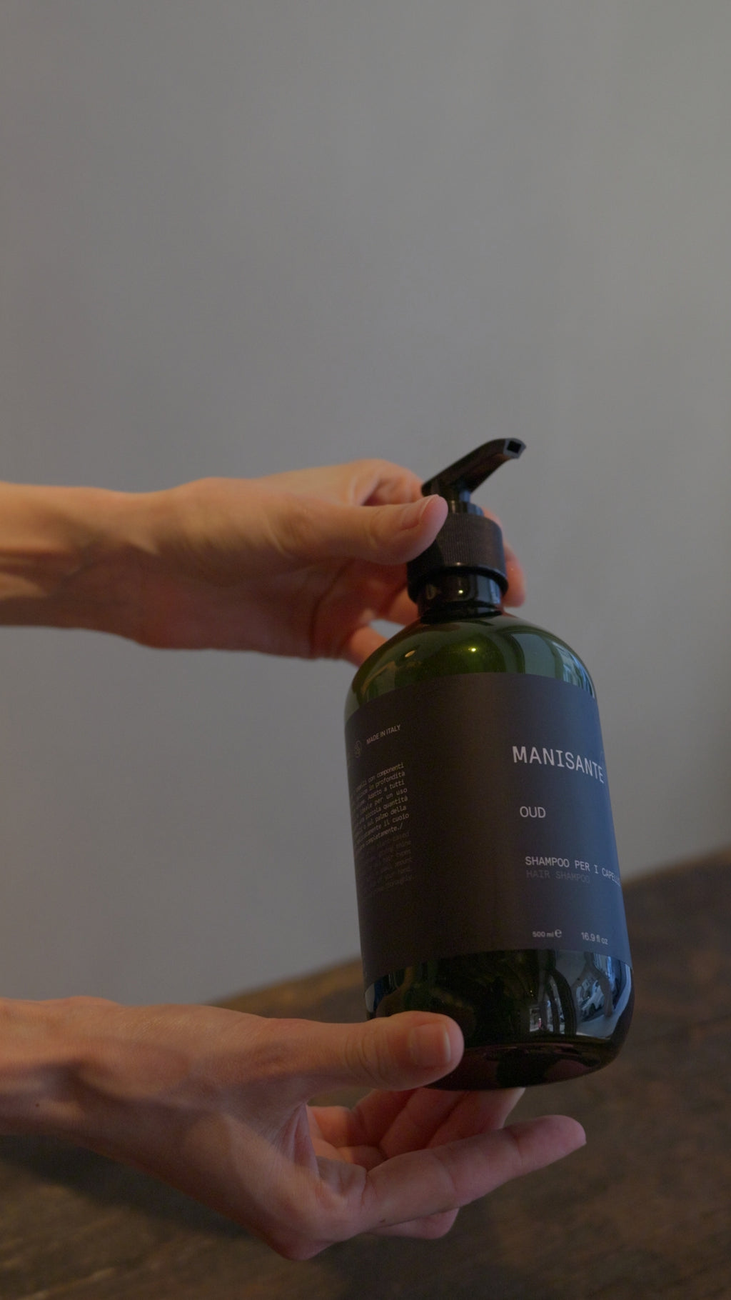 Manisante Shampoo OUD
